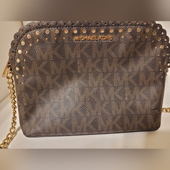 MICHAEL KORS Cindy Dome Scallop Crossbody Bag - Picture 1 of 6